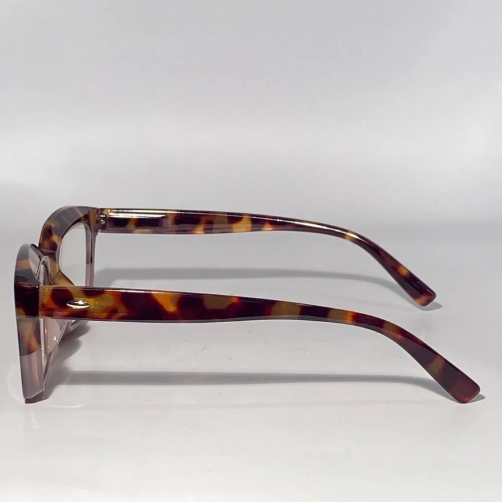 @lwaltsak Claudia 1.5 Tortoise Reading Glasses Square Concave  Readers NWT